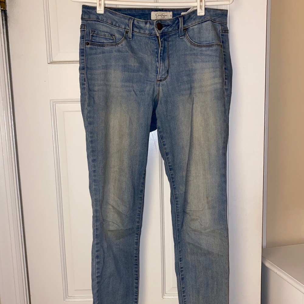 Light blue washed jeans